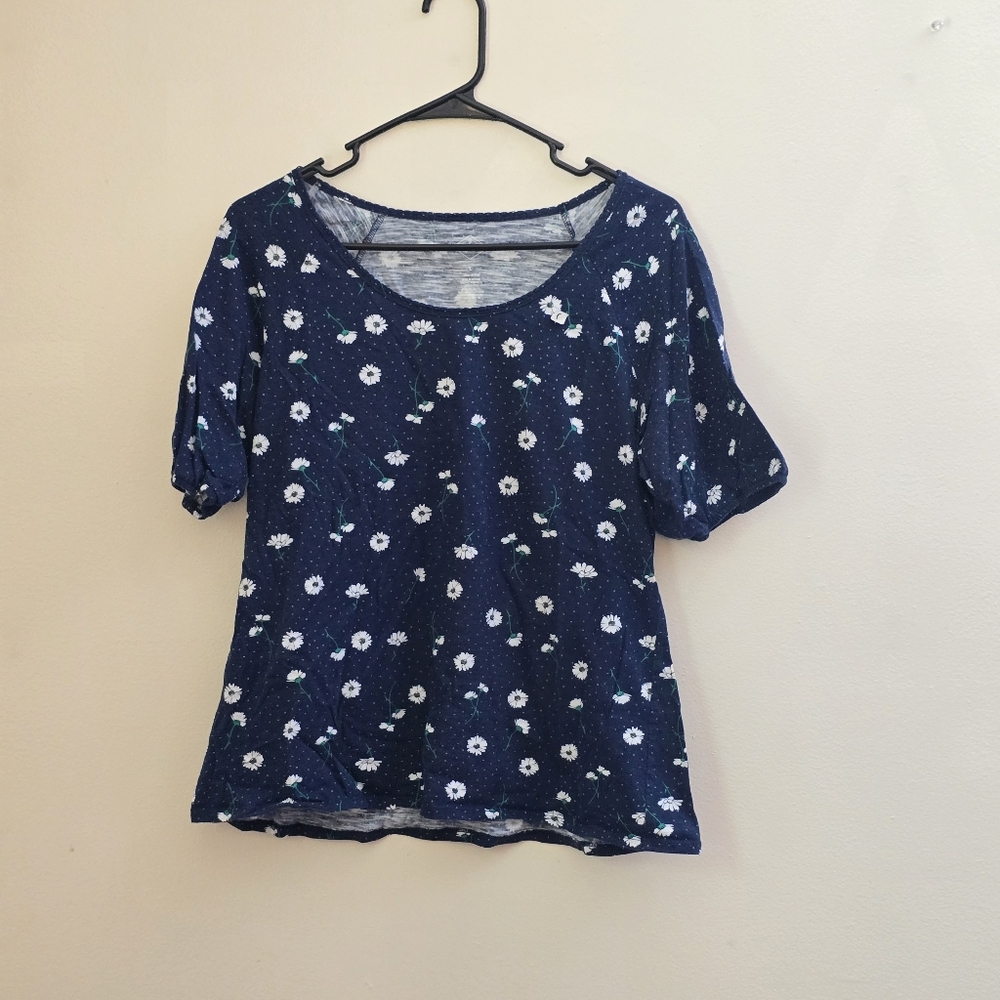 St John's Bay Women's Large Blue Floral Tee